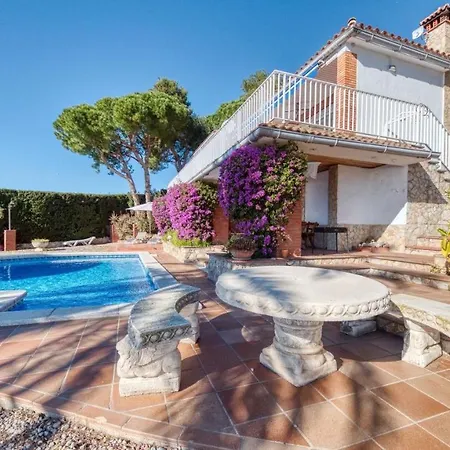 Villa Sleeps 5 Pool Wifi Lloret de Mar