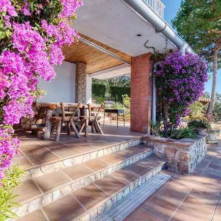 Sleeps 5 Pool Wifi Villa *