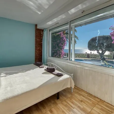 Sleeps 5 Pool Wifi Villa