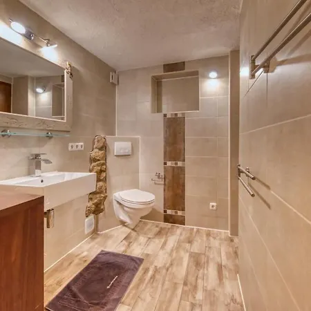 Sleeps 5 Pool Wifi 빌라 료렛 드 마르