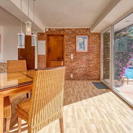 Sleeps 5 Pool Wifi 료렛 드 마르