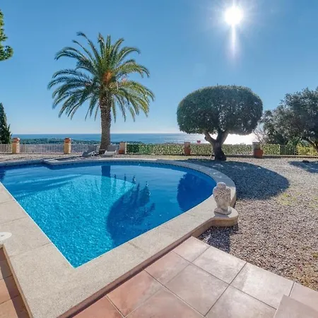 Sleeps 5 Pool Wifi Villa Lloret de Mar